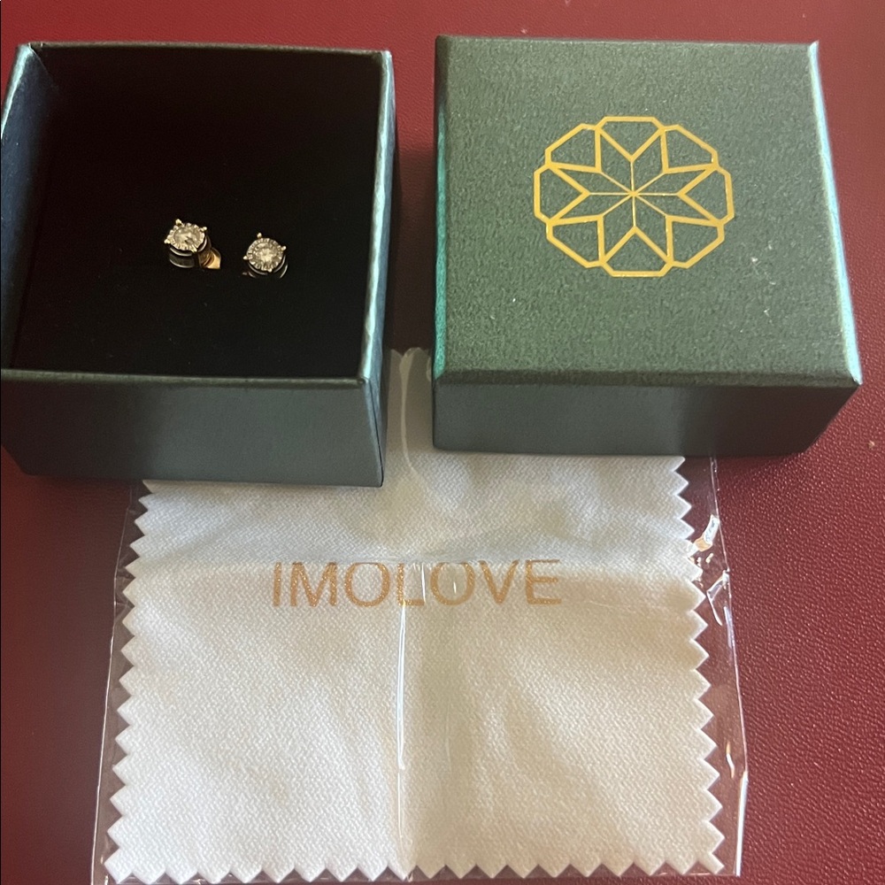 Fluted Bezel Women Or Men 14K Yellow Gold Elegant 1-Ct Diamond Stud Earrings - Picture 4 of 9